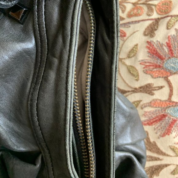 TREESJE - Picture 9 of 13